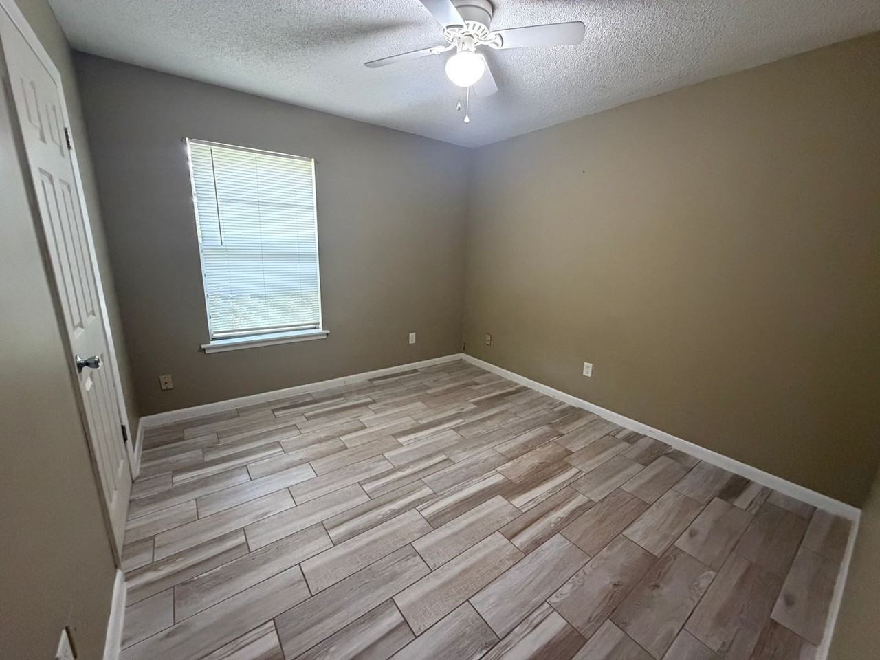 494 Elder Dr - Photo 5 of 10