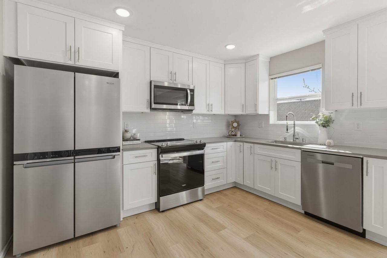3536 S Brandon St #B - Photo 6 of 32