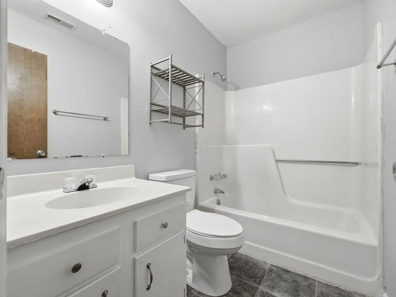 406 Cedar Creek Dr - Photo 7 of 11