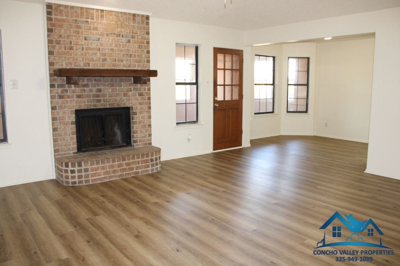 1706 Kansas Ave - Photo 2 of 20