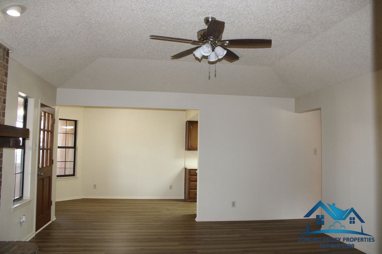 1706 Kansas Ave - Photo 3 of 20