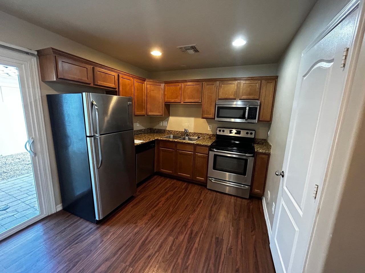 Bell Villas Townhomes - Photo 5 of 38