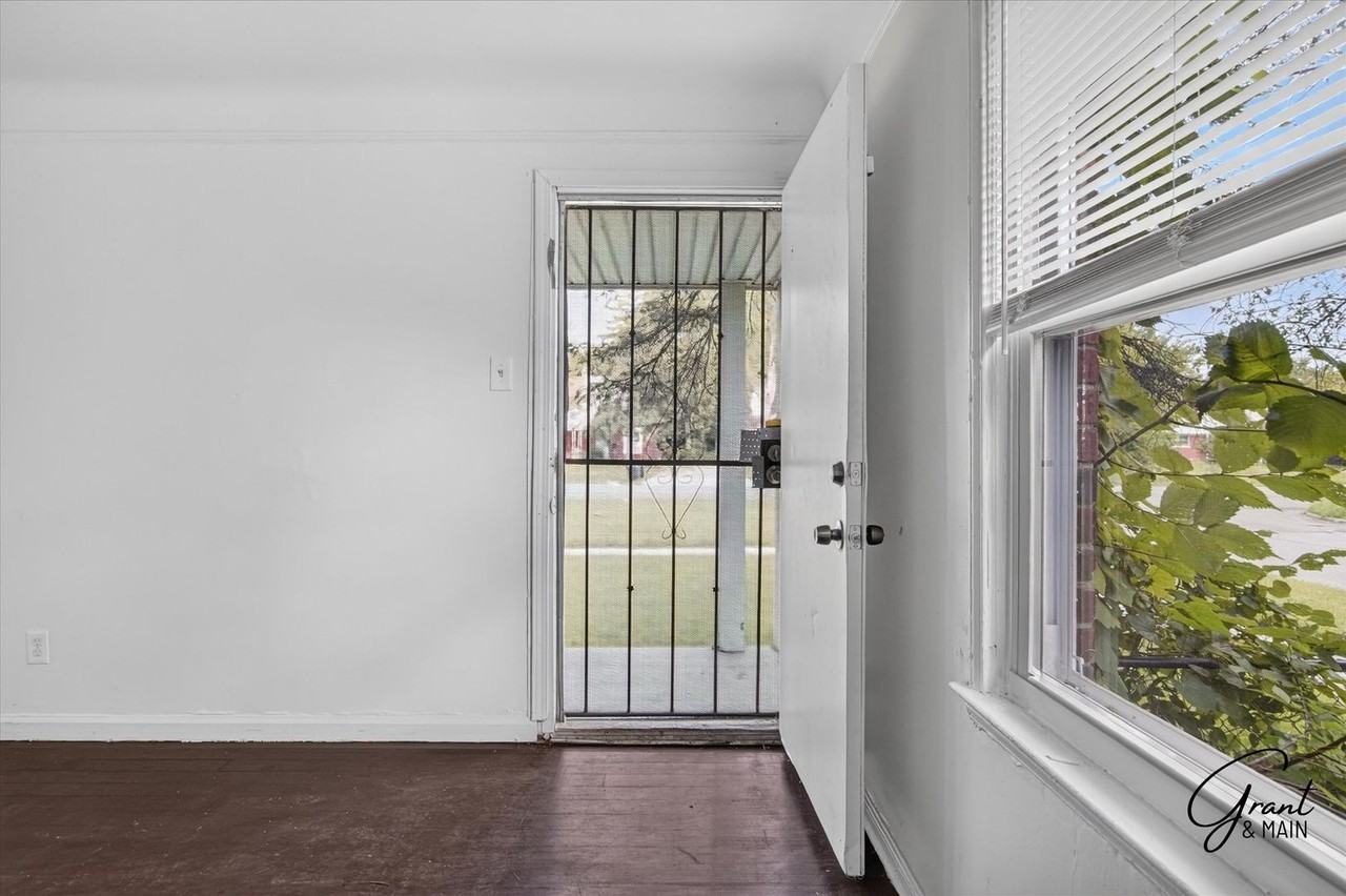 18474 Kelly Rd - Photo 2 of 16