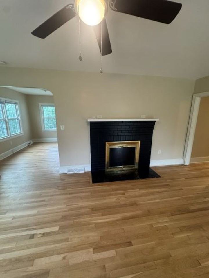 205 Ashmore St - Photo 2 of 17