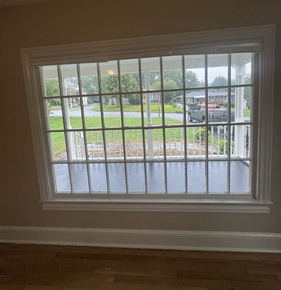 205 Ashmore St - Photo 3 of 17