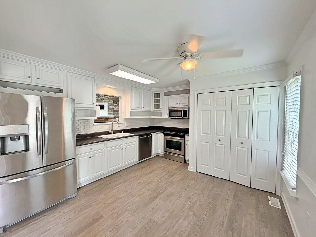 1506 Tackley Pl - Photo 2 of 40