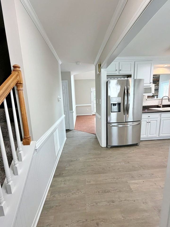1506 Tackley Pl - Photo 4 of 40