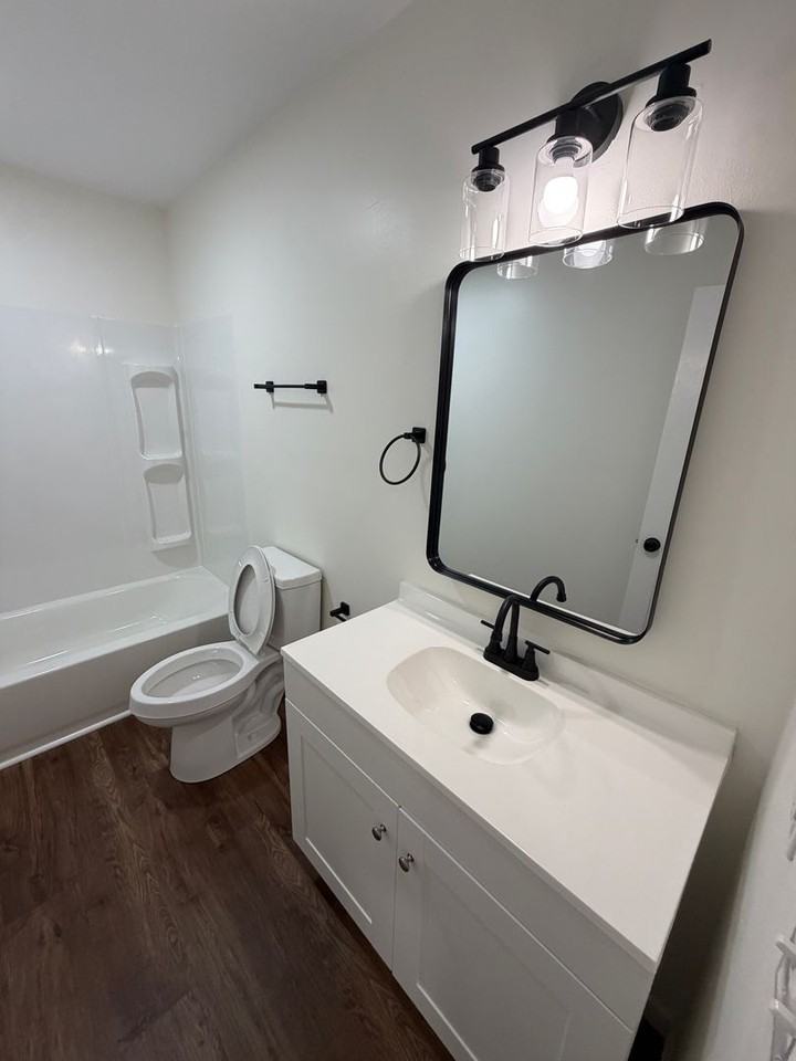 2376 Westwood Dr - Photo 7 of 13