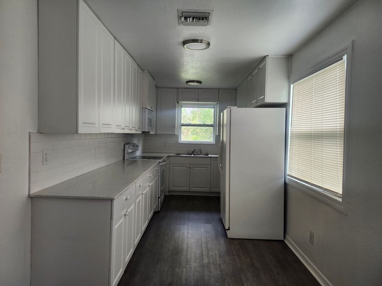 3616 Pearl St - Photo 4 of 17
