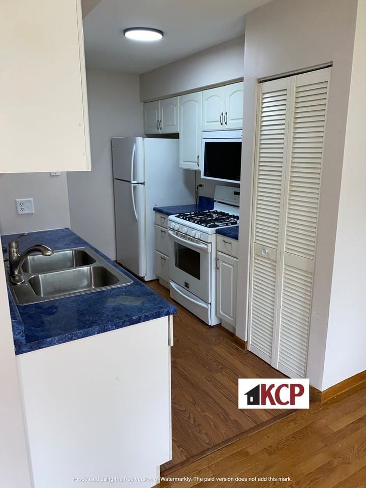 2658 Woodview Ct - Photo 2 of 15