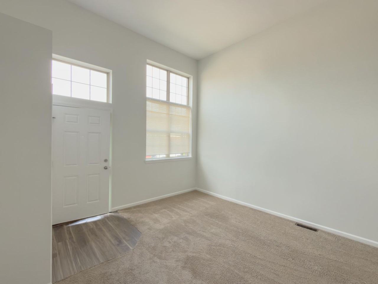 4306 Maple St - Photo 4 of 27
