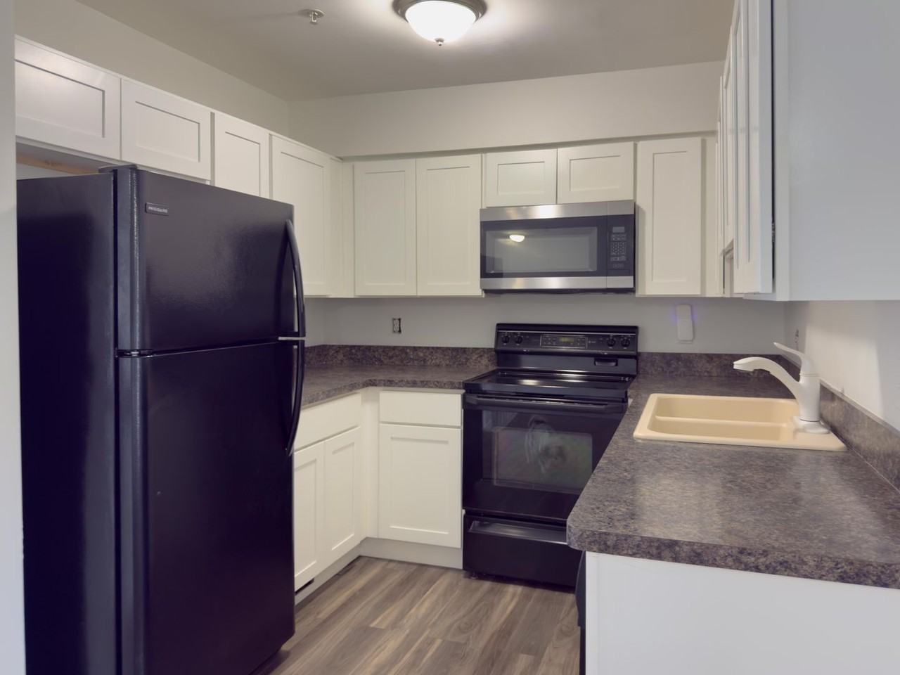 4306 Maple St - Photo 7 of 27