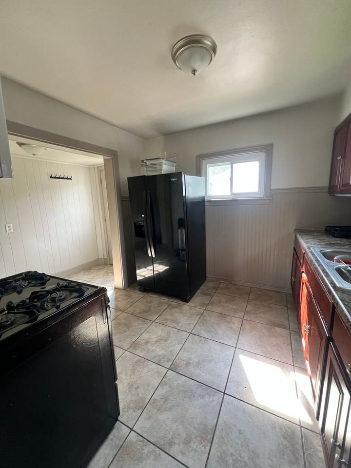 302 Fairmont Ave - Photo 4 of 13