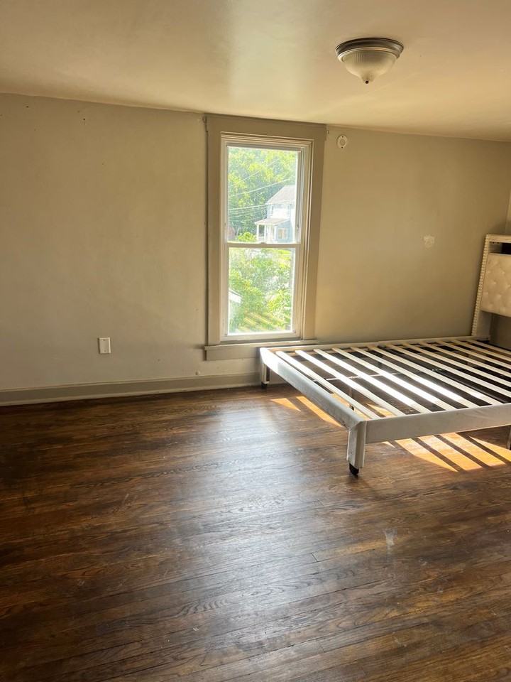 302 Fairmont Ave - Photo 7 of 13