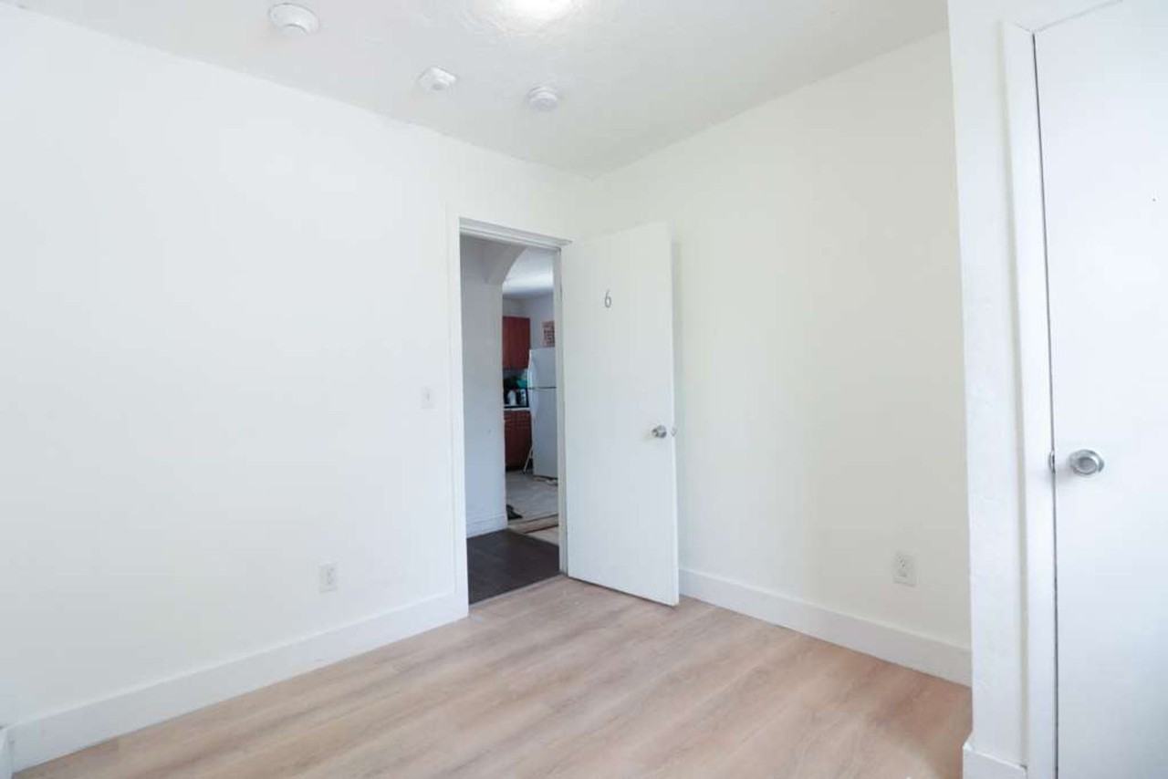 6393 Nw 17th Ave - Photo 4 of 8