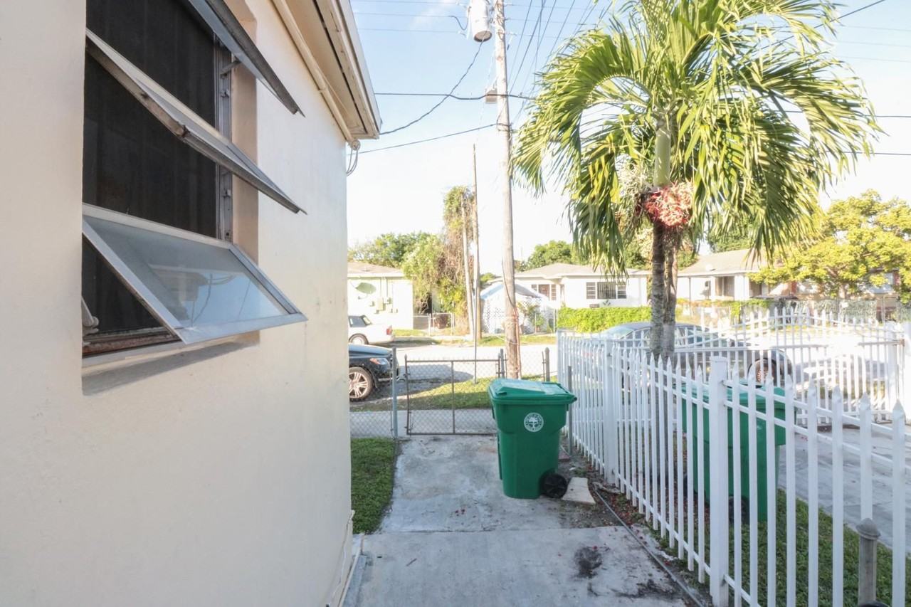 6393 Nw 17th Ave - Photo 7 of 8