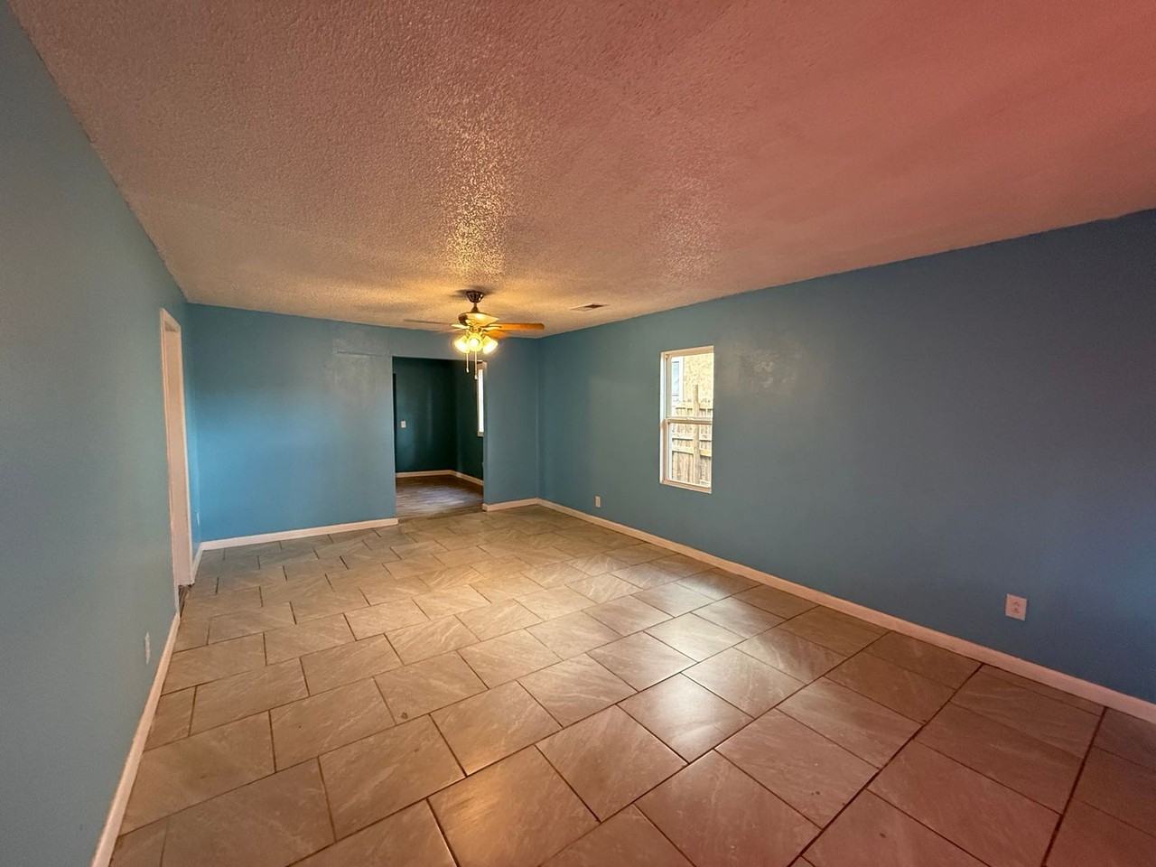 1212 S Lea St - Photo 3 of 17