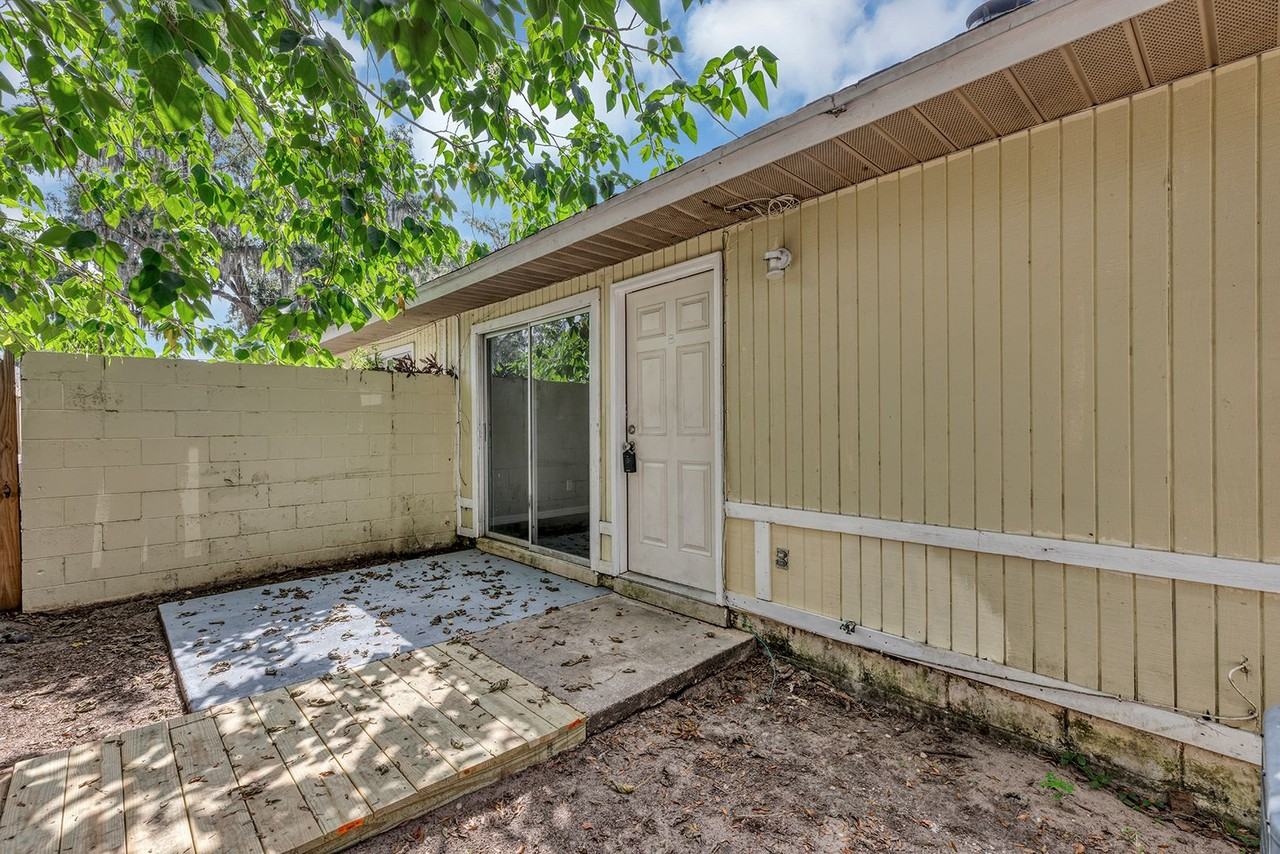 3990 Se 17th Ct - Photo 5 of 33