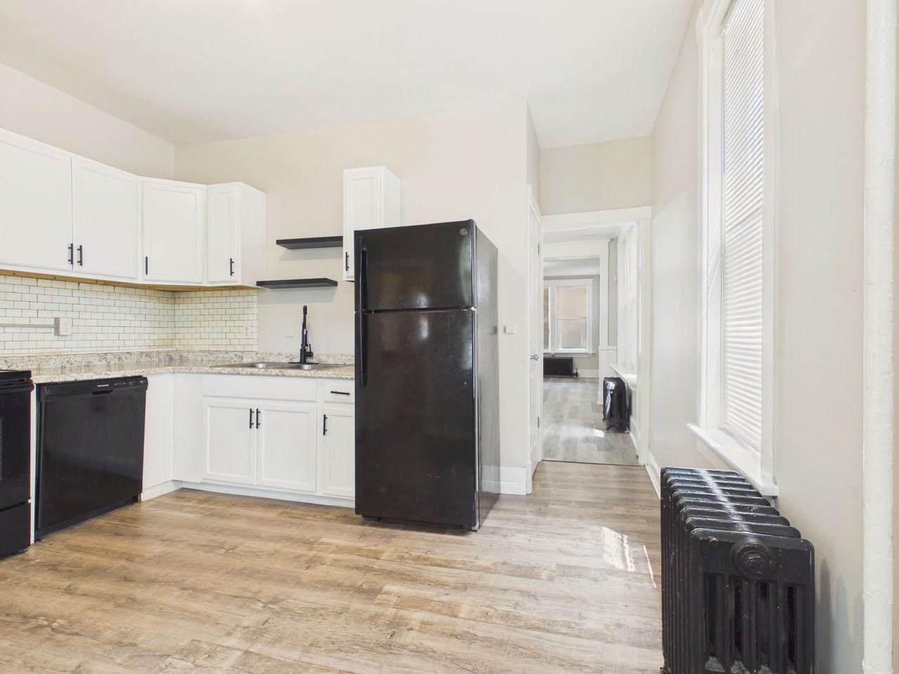 2614 Lexington St - Photo 4 of 41