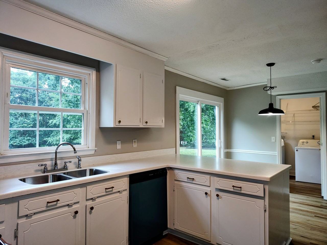 7413 Doves Nest Cir - Photo 2 of 33