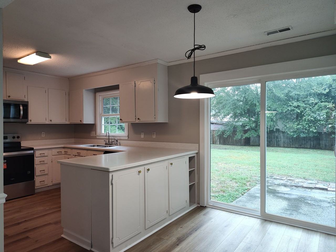 7413 Doves Nest Cir - Photo 6 of 33