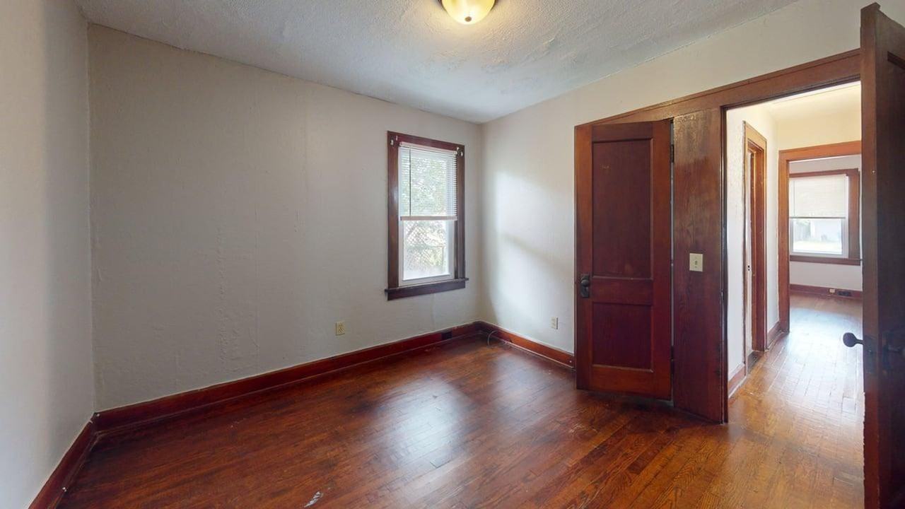 1377 Nichols Ave - Photo 4 of 13