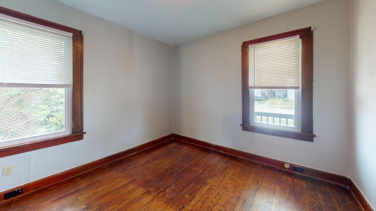 1377 Nichols Ave - Photo 6 of 13