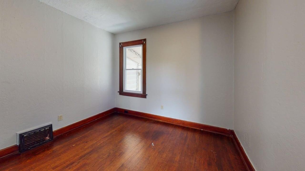1377 Nichols Ave - Photo 7 of 13