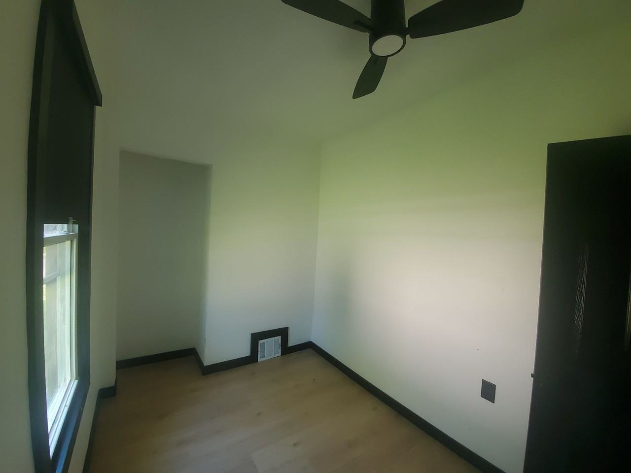 1360 E 93rd St - Photo 5 of 26
