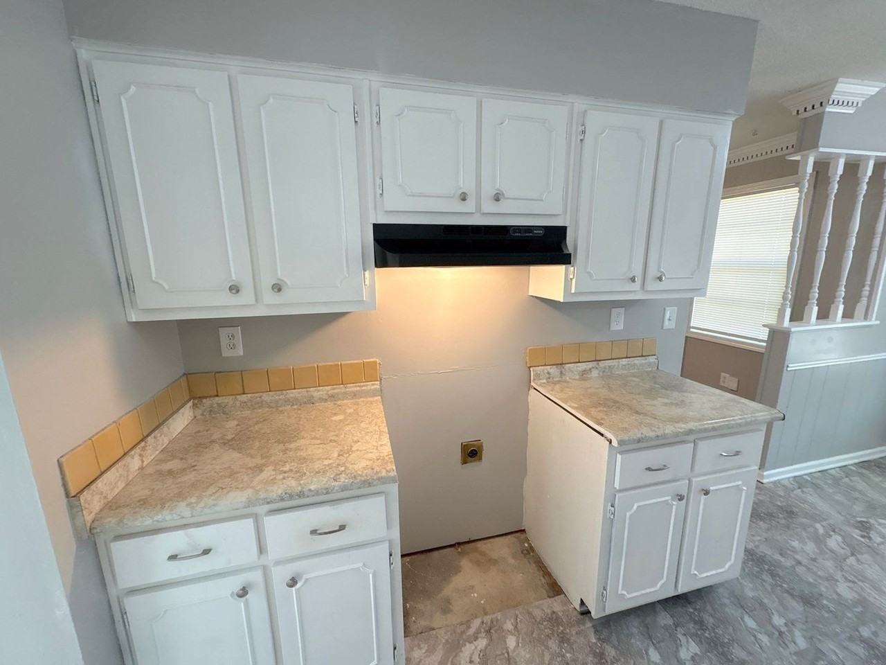 4316 Springwind Rd - Photo 4 of 12