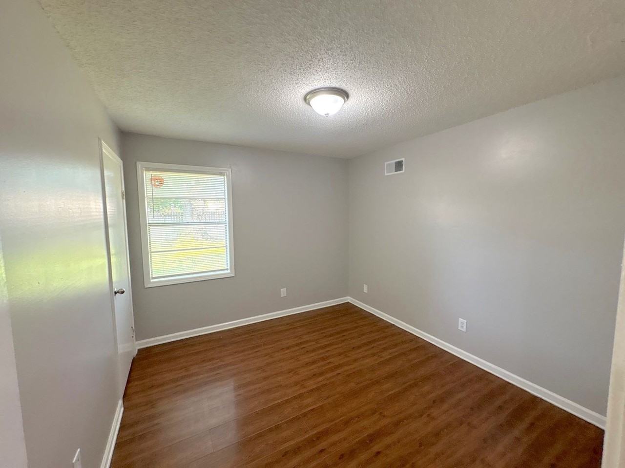 4316 Springwind Rd - Photo 6 of 12