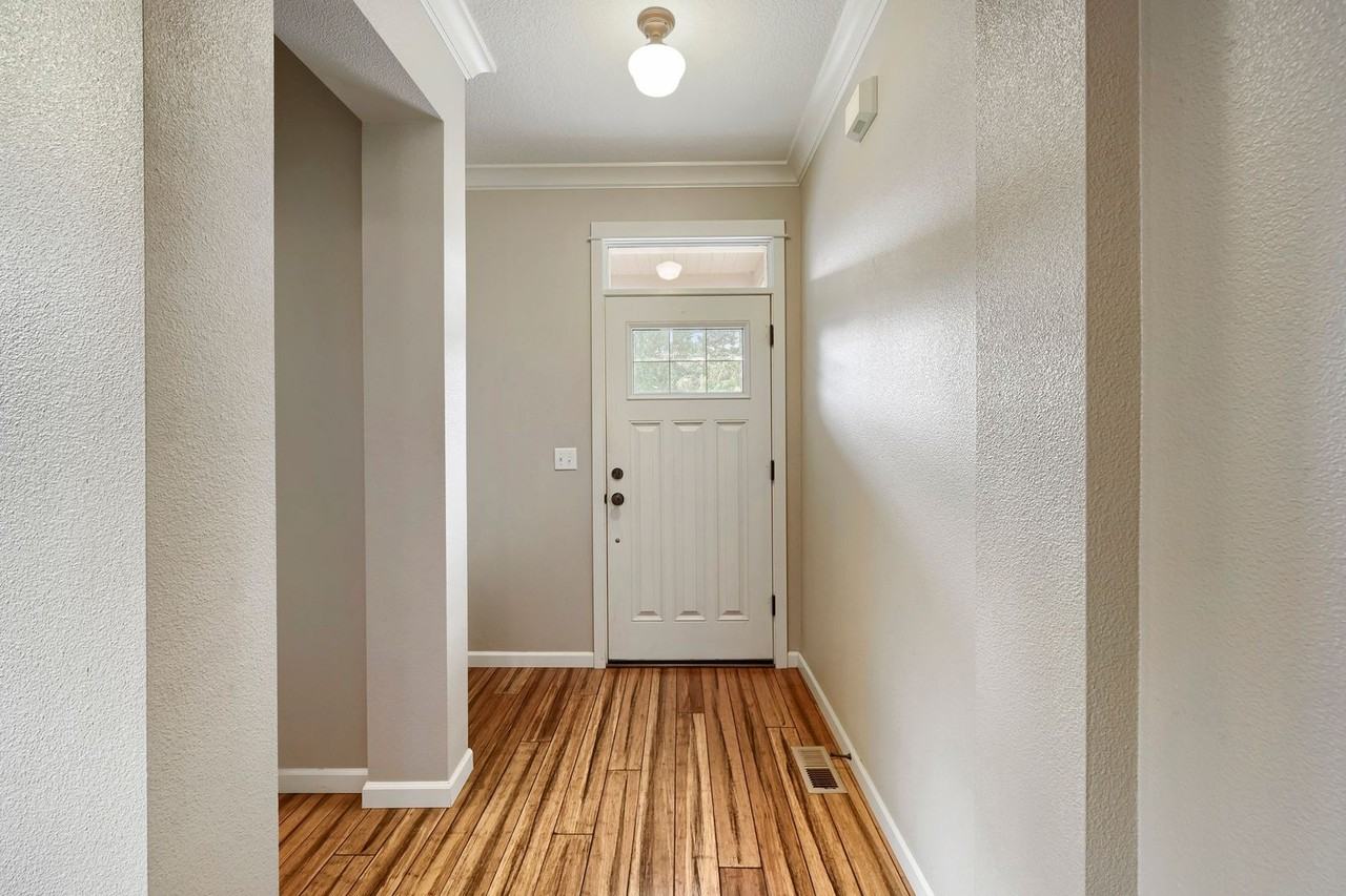 6020 Se Raymond St - Photo 4 of 31