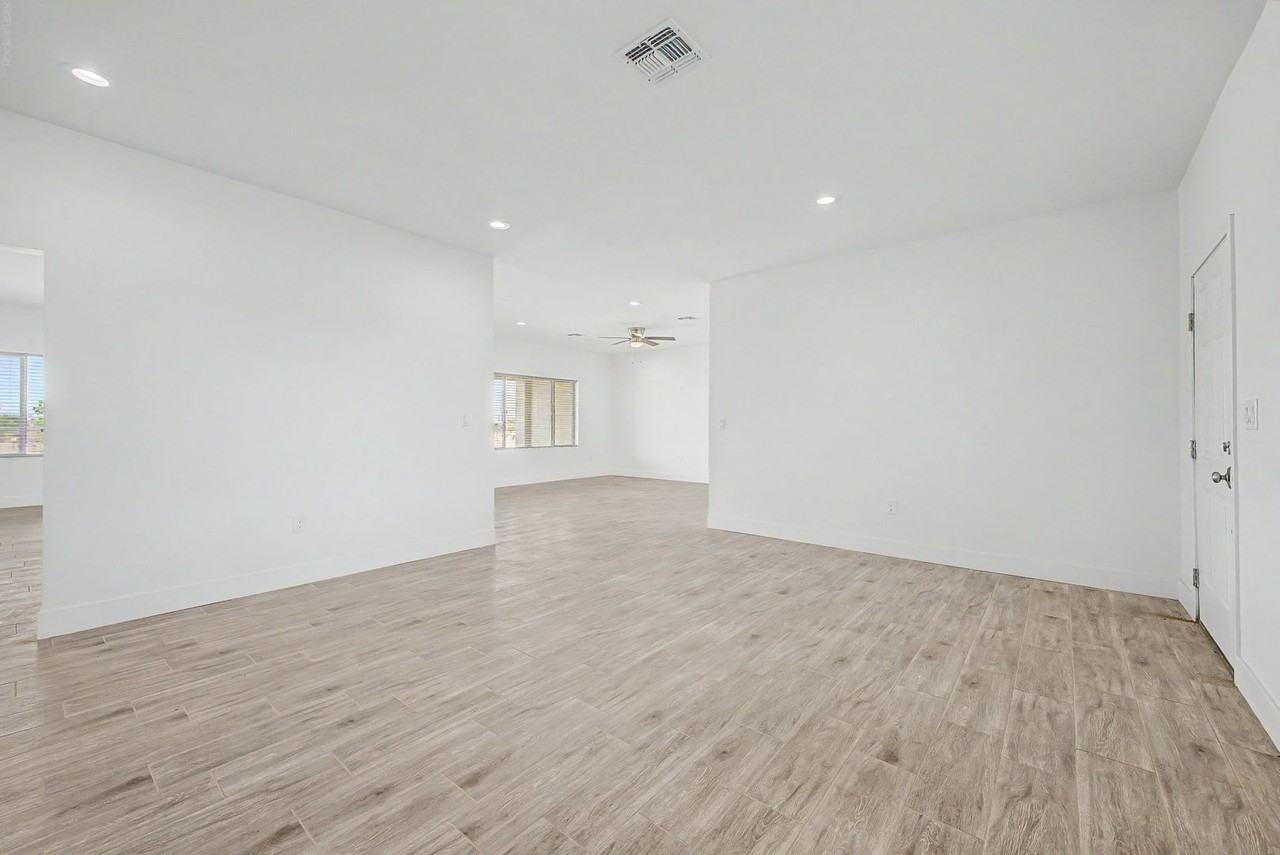 12138 S Airport Rd - Photo 5 of 36