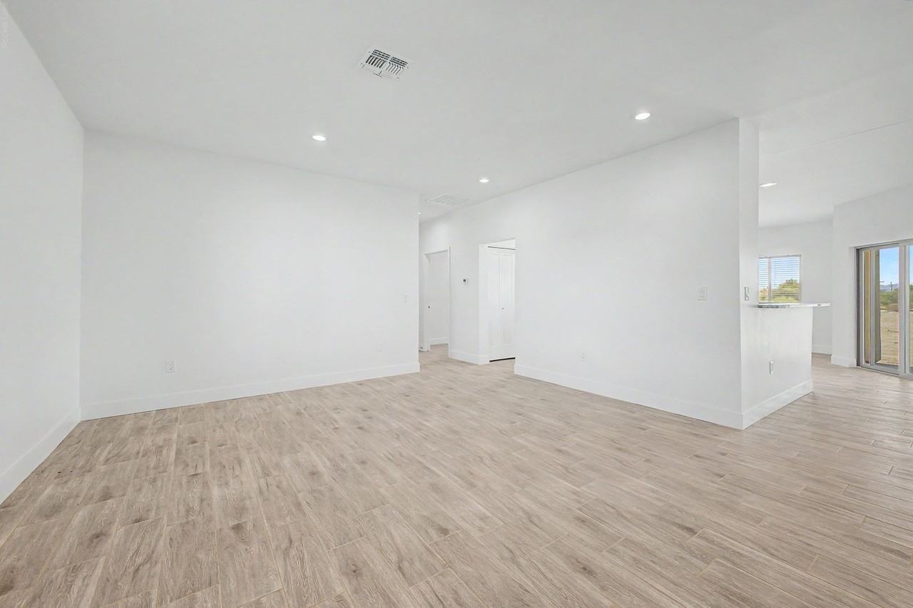 12138 S Airport Rd - Photo 6 of 36