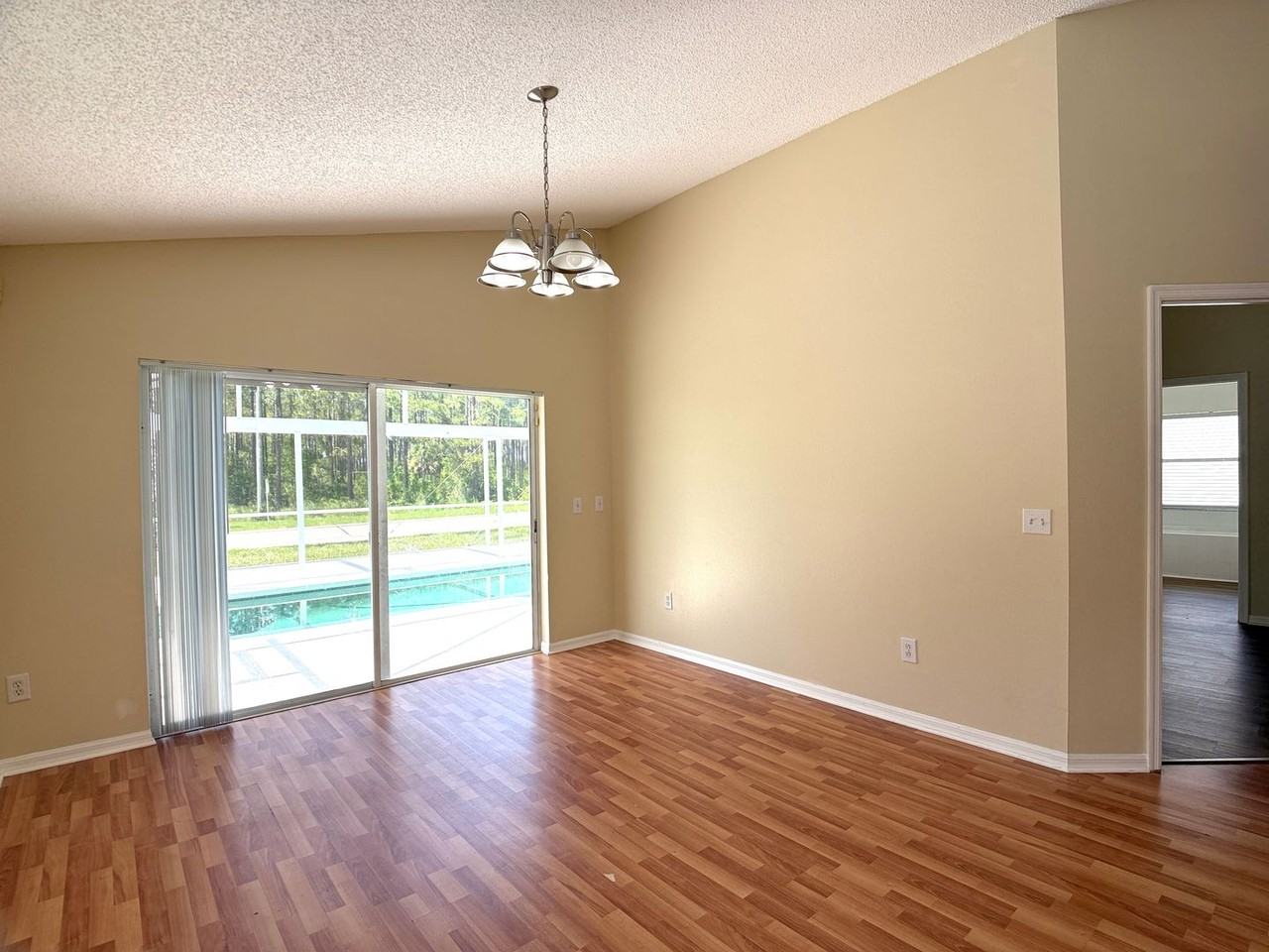 526 Pine Cone Dr - Photo 7 of 27