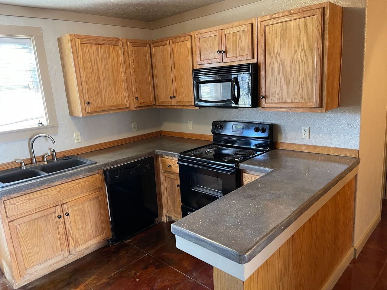 421 Watson Ln #4 - Photo 5 of 10