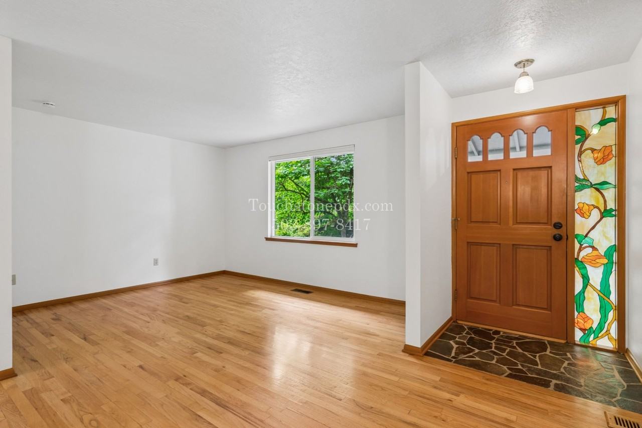 5177 Westminster Dr - Photo 6 of 45