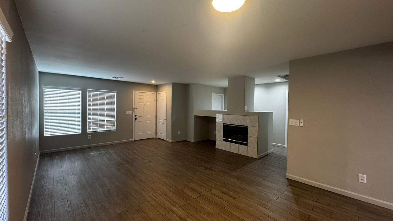 8319 Rose Quartz Ct - Photo 3 of 27