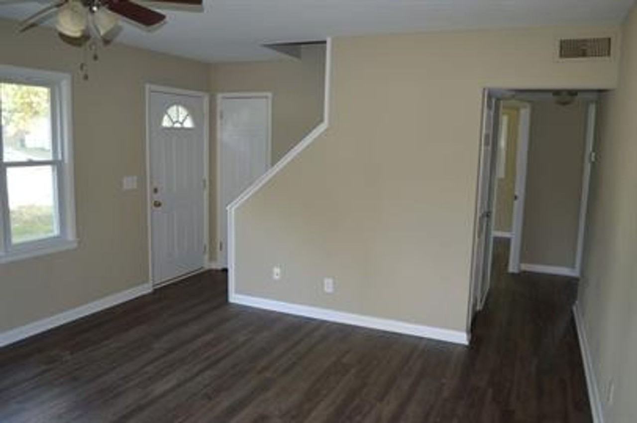 5609 Goldenrod Rd - Photo 2 of 9