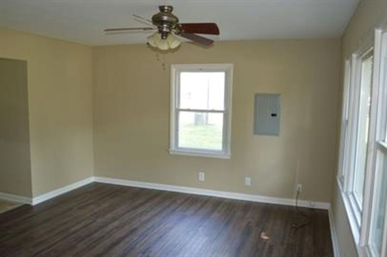 5609 Goldenrod Rd - Photo 3 of 9