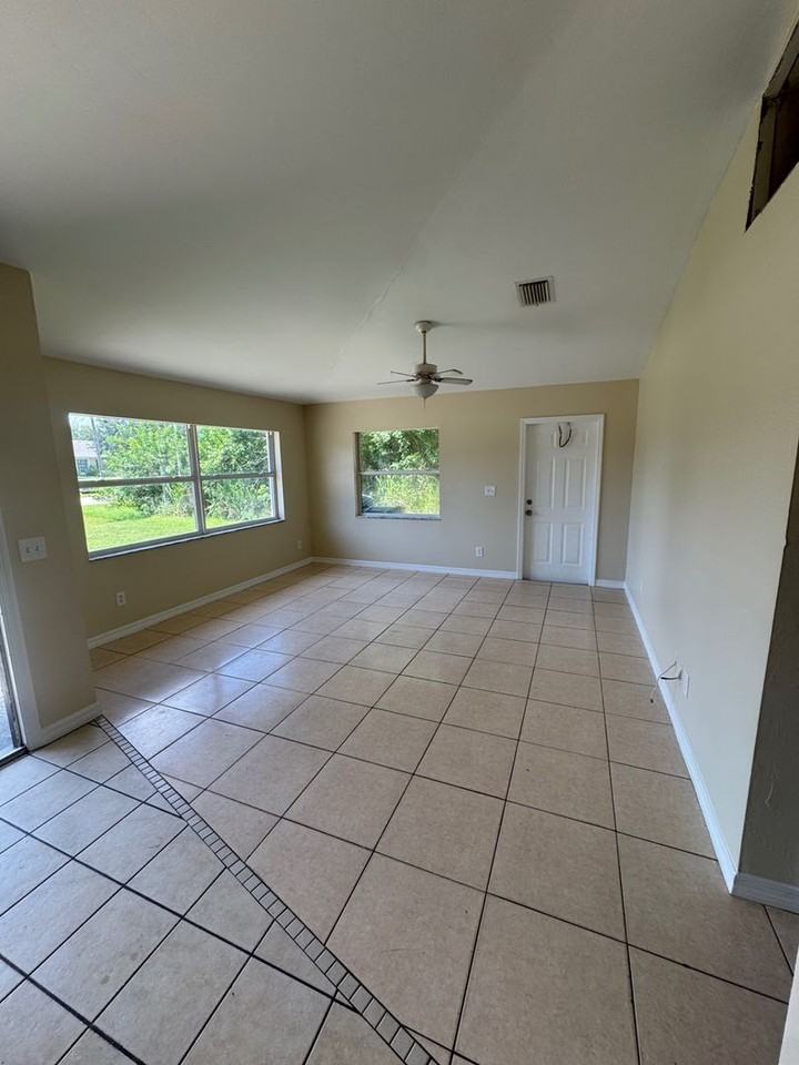 4538 Golfview Blvd - Photo 2 of 14