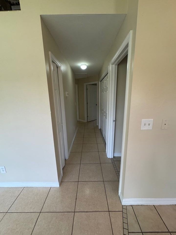 4538 Golfview Blvd - Photo 4 of 14