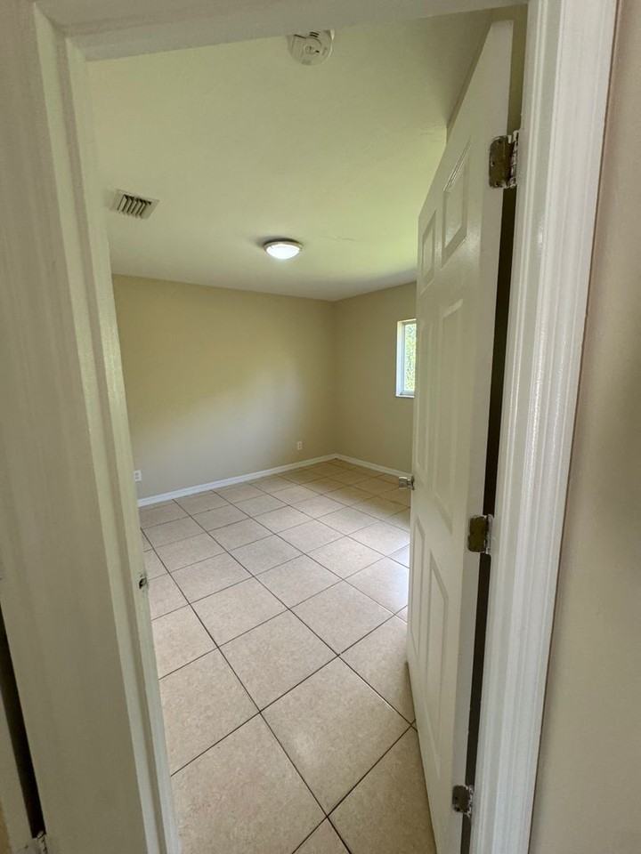 4538 Golfview Blvd - Photo 6 of 14