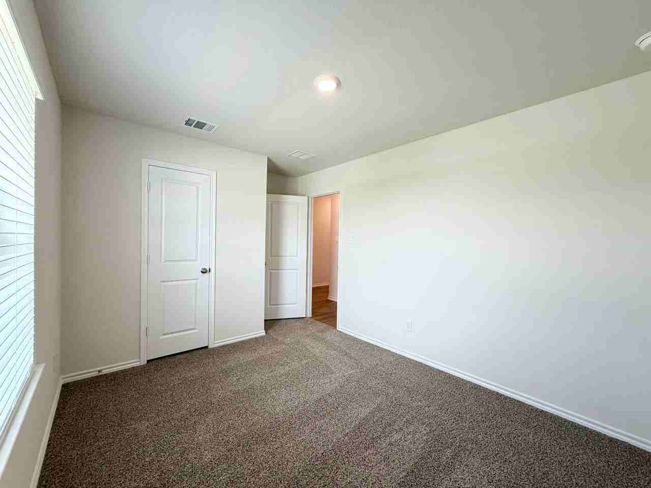513 Barlow Dr - Photo 5 of 36