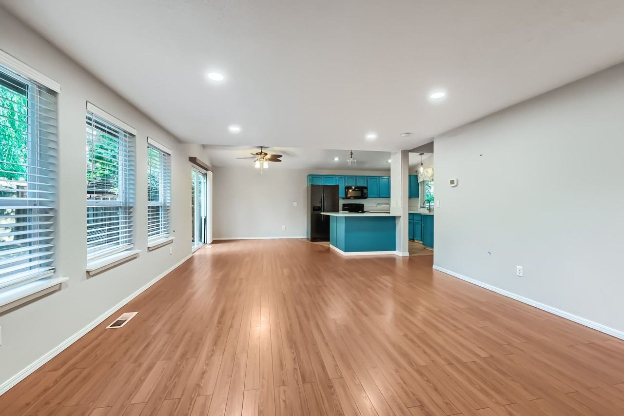 4605 Sw 164th Ter - Photo 7 of 31