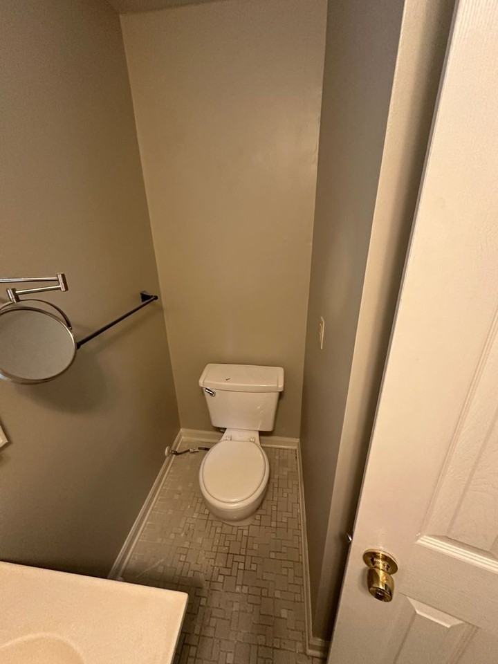 2888 Midland Ave - Photo 7 of 13