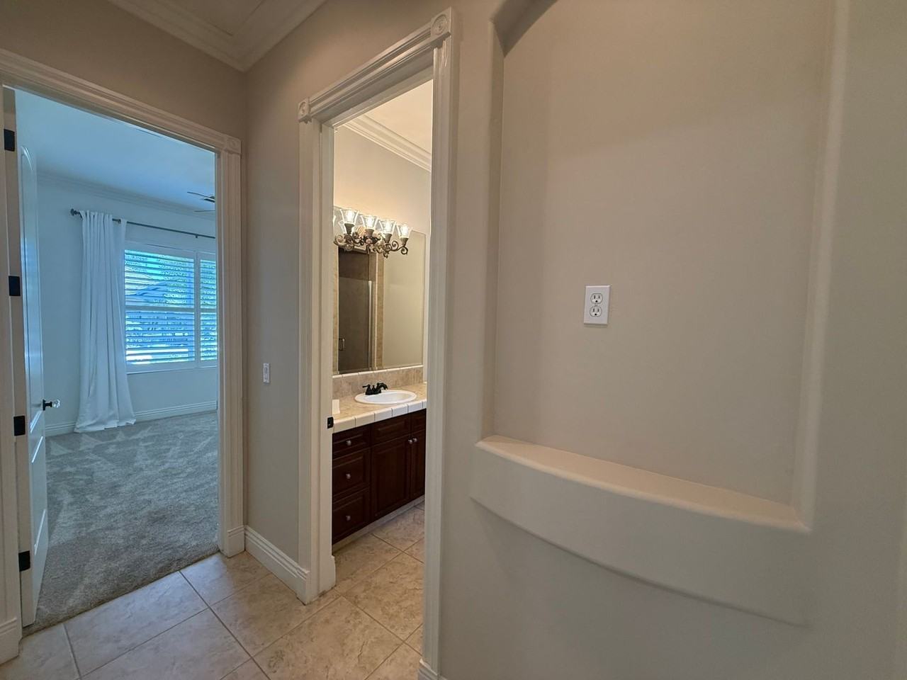 11201 Moorgate St - Photo 6 of 23