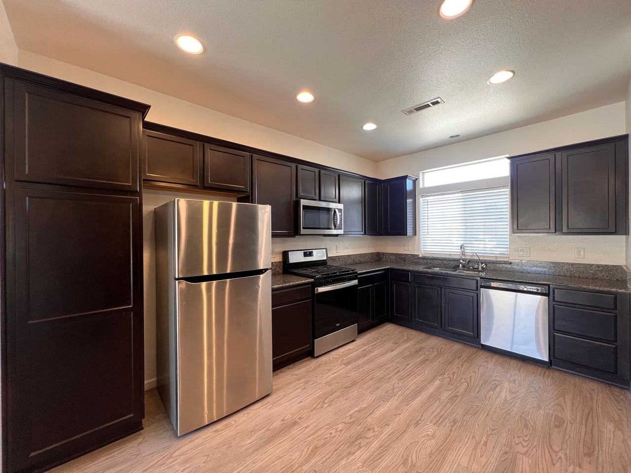 2209 Windrow Dr - Photo 4 of 32