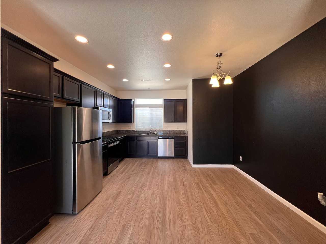 2209 Windrow Dr - Photo 6 of 32