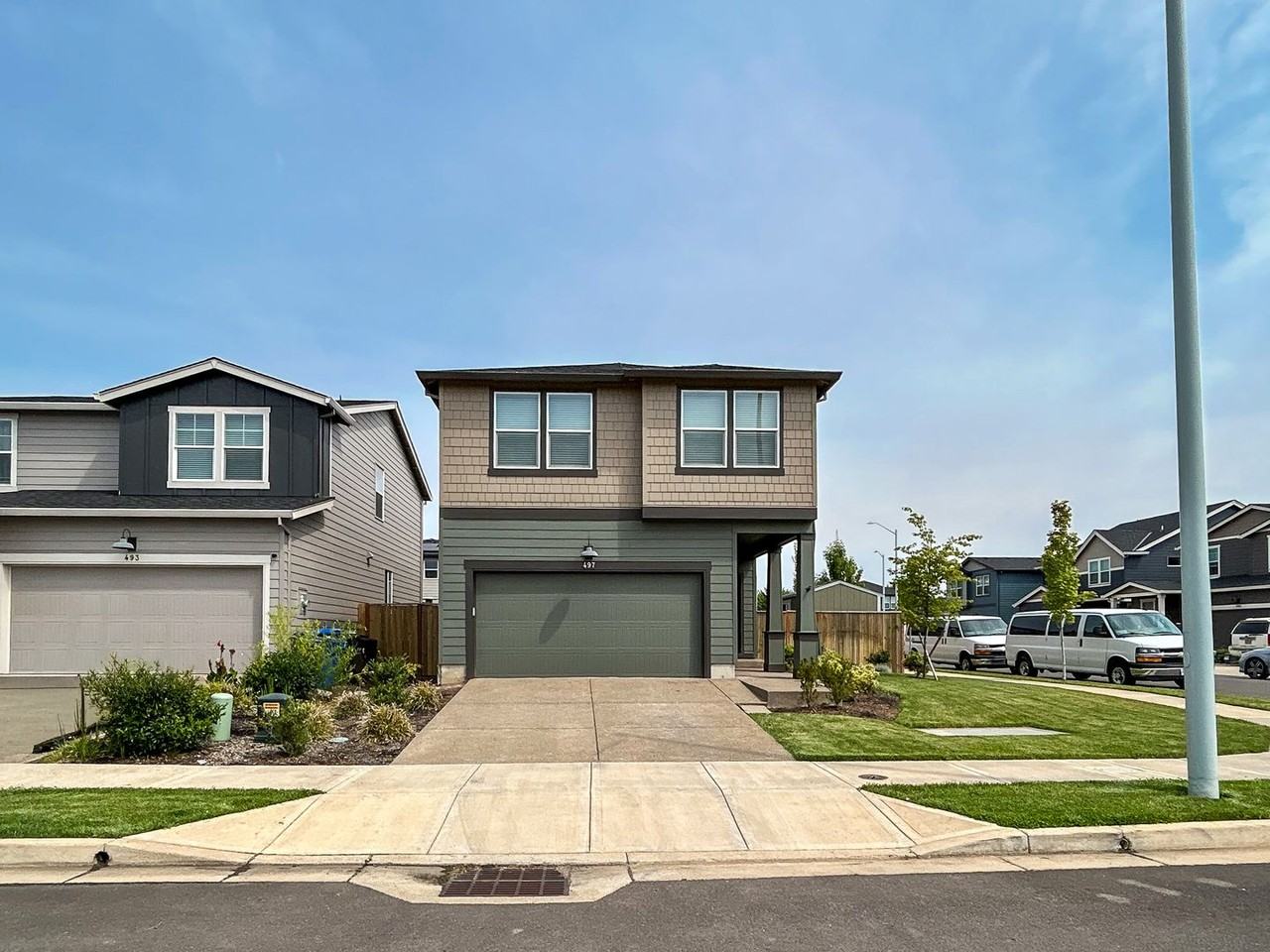497 Himalaya St Ne - Photo 2 of 36